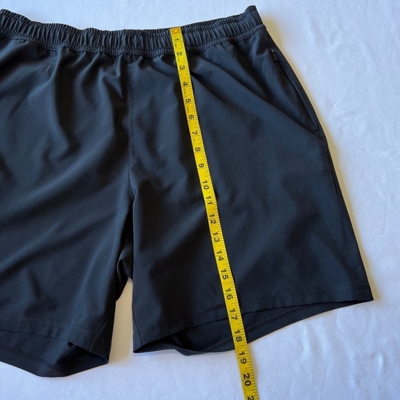 Beyond Yoga men’s Pivotal performance shorts - Picture 8 of 13
